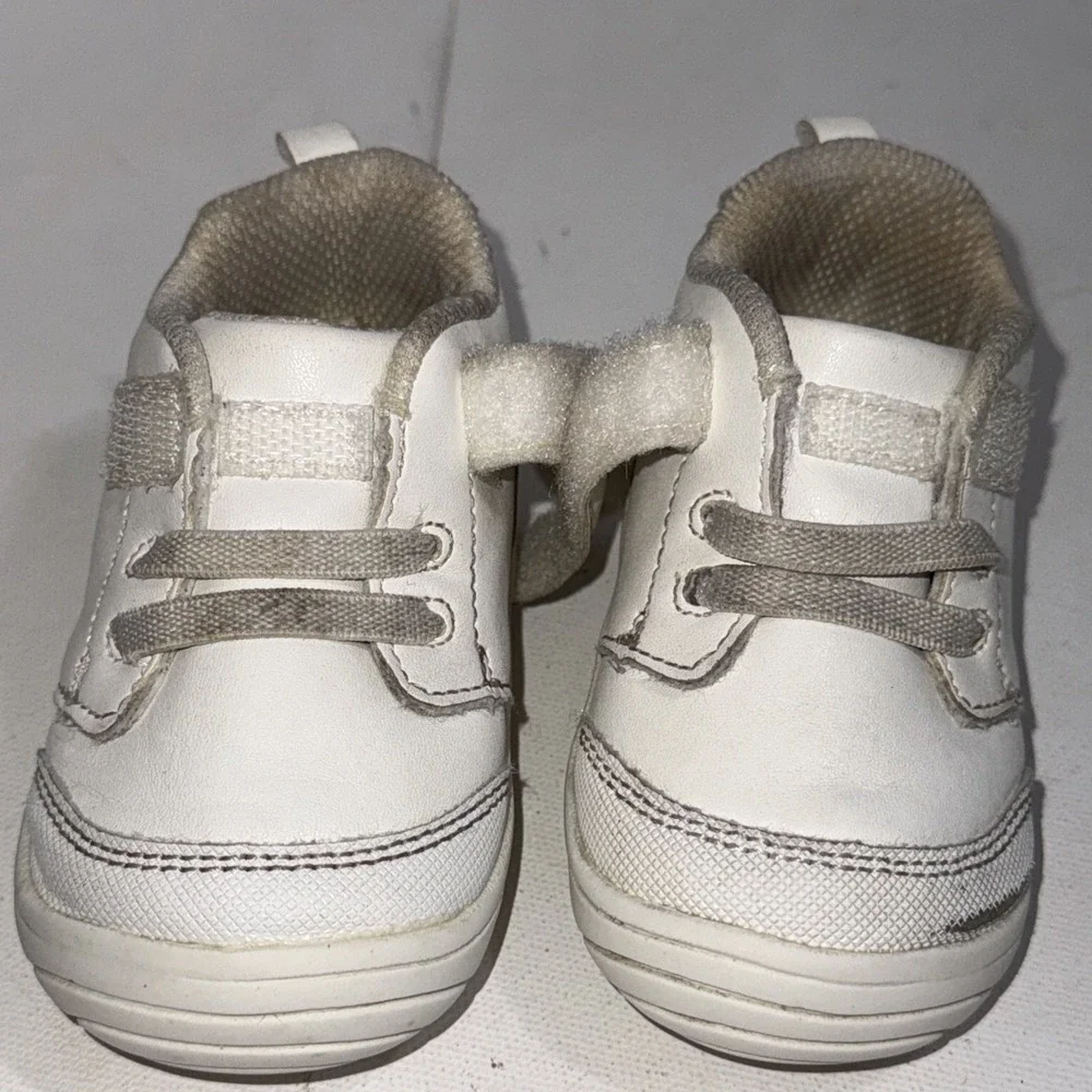 Stride Rite 360 Taye 2.0 Toddler Shoes –‎ Size 4M – White – APMA Approved – Used